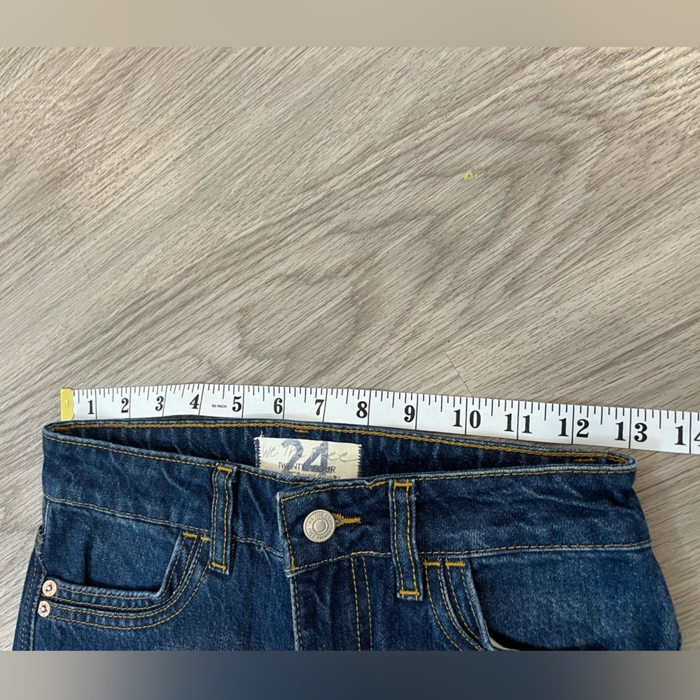 Awesome FREE PEOPLE Flared Blue Jeans with Distressed Cuffs. 24/33 - Picture 8 of 12